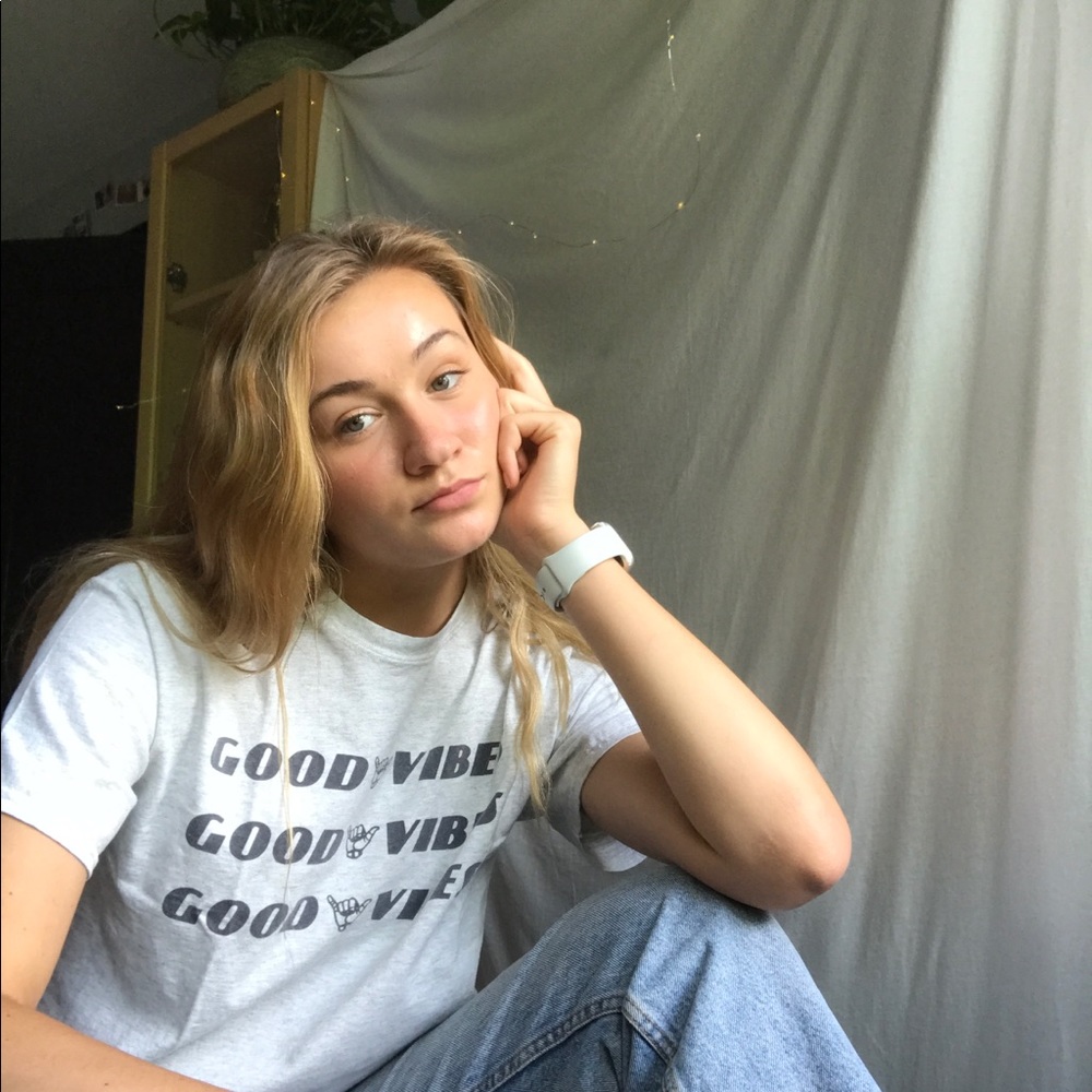 Brandy Melville “Good Vibes” Cropped T-Shirt